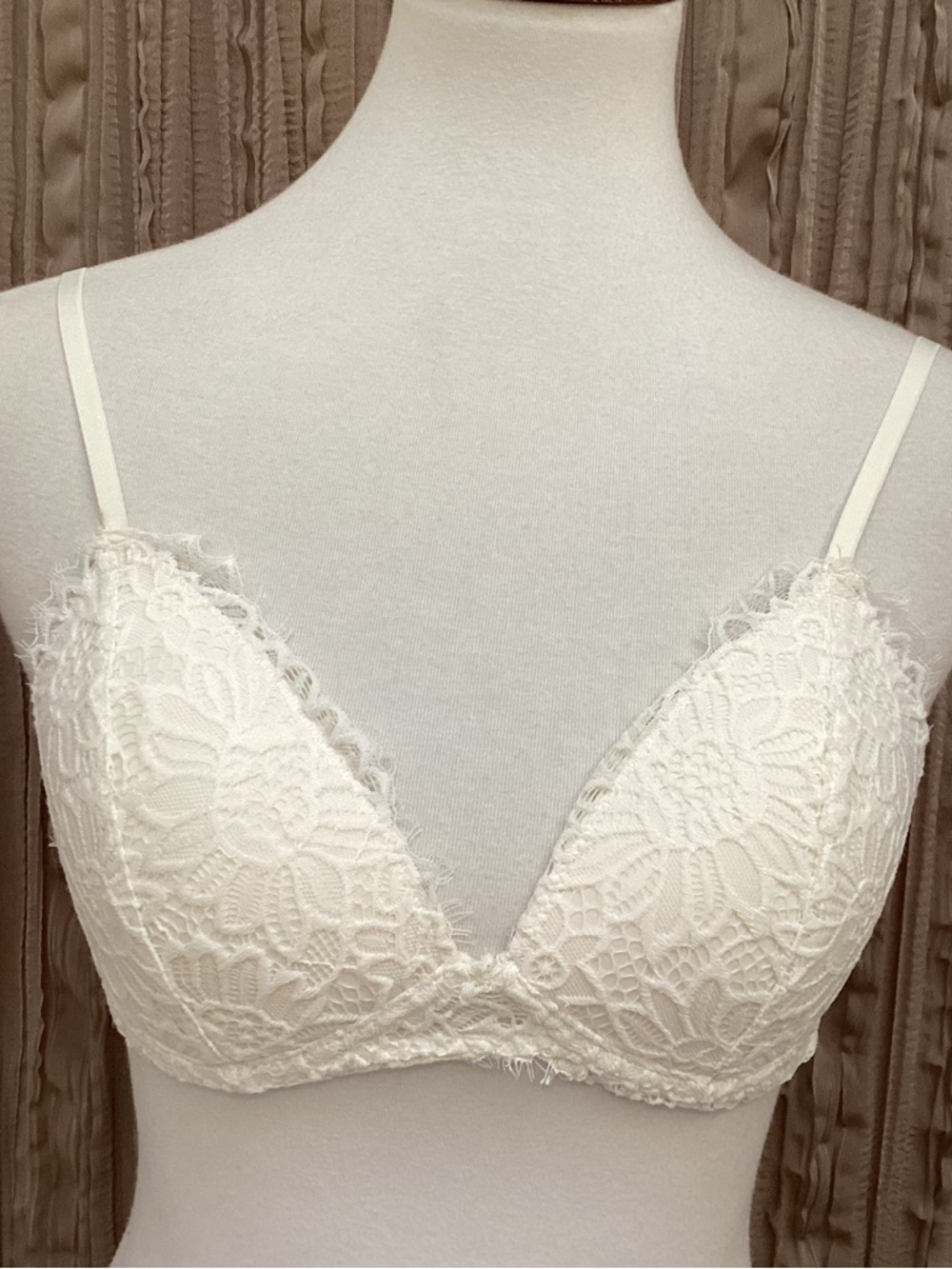 Mae Lace Plunge Bra in ivory, frayed lace trim, lined inside, adj straps, Medium